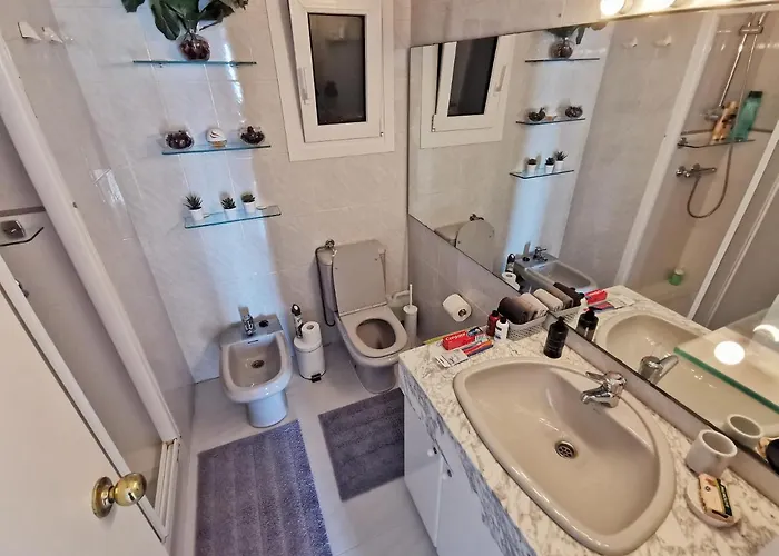 Spacious Seafront Daire *